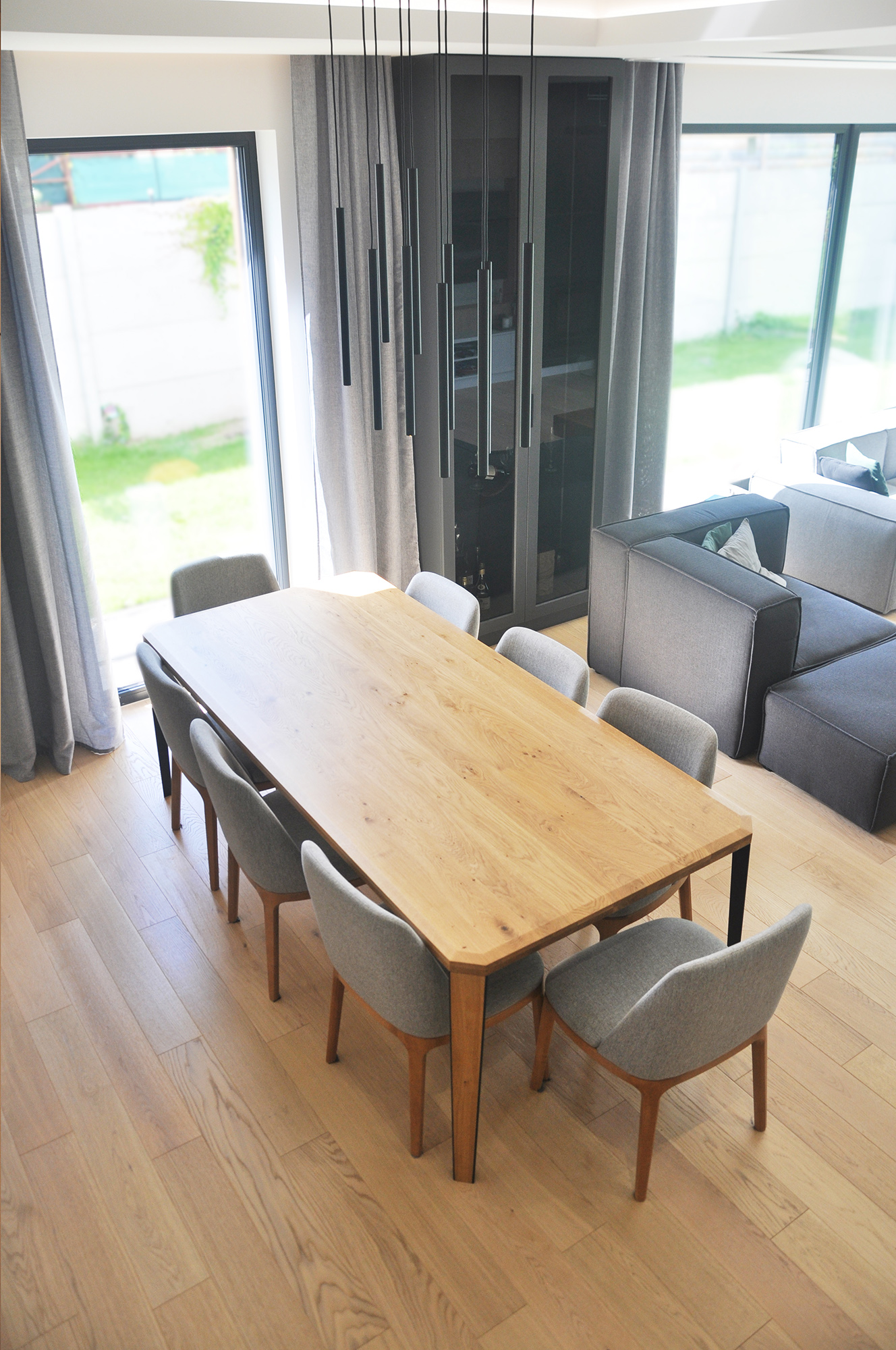 10a stół w jadalni