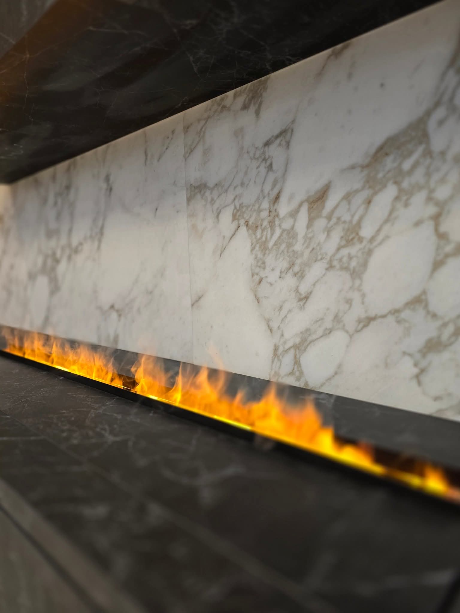 1000059673 sztuczny ogień z kominka