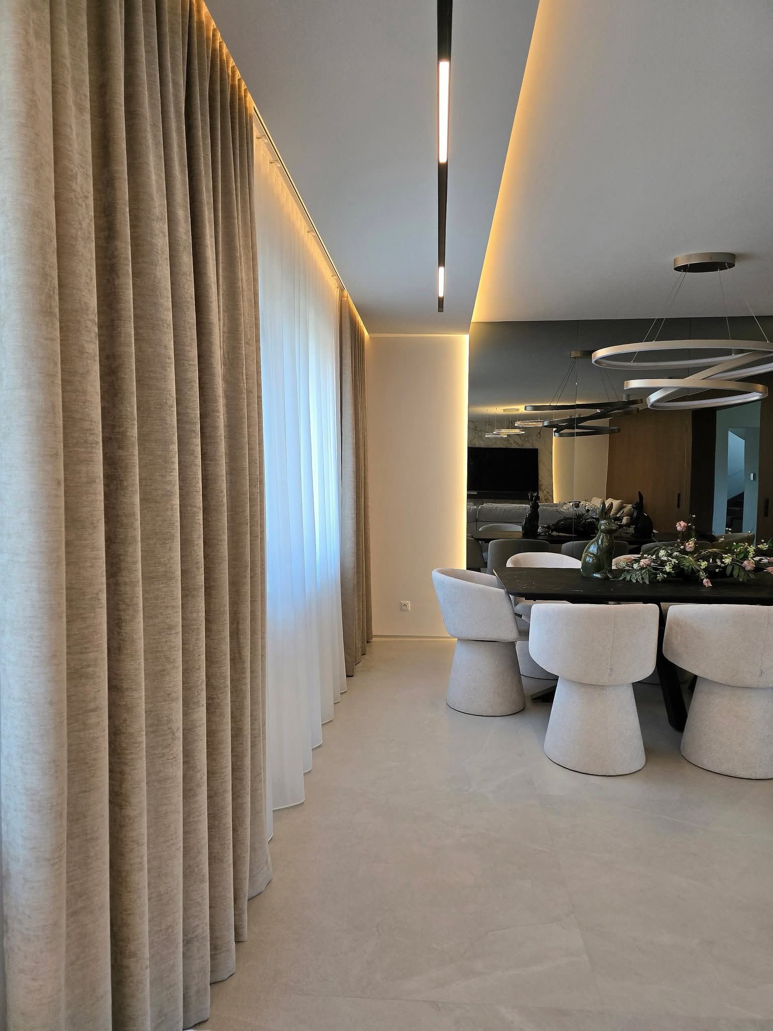 1000059675 firany w jadalni