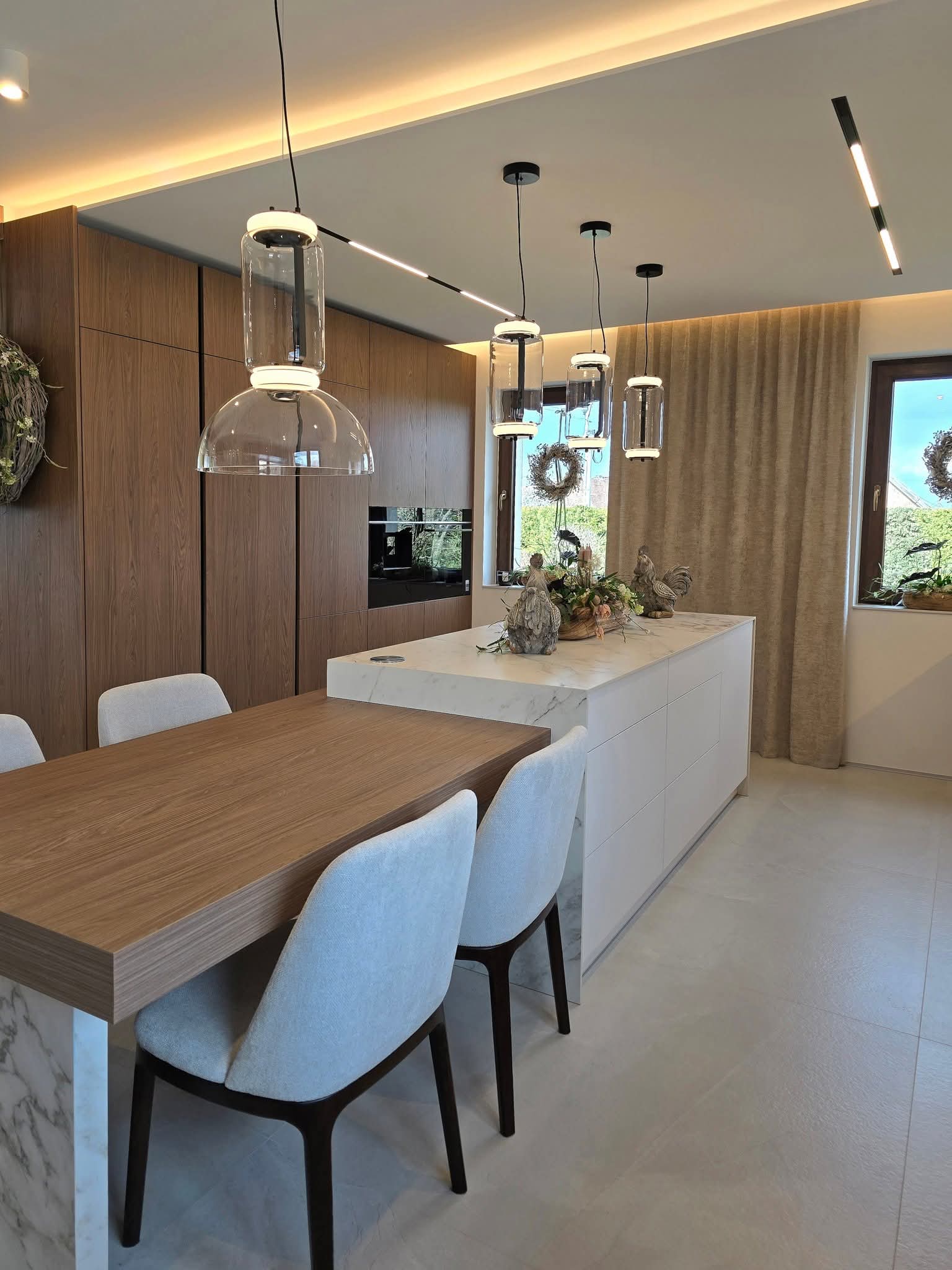 1000059677 jadalnia z wyspą w kuchni