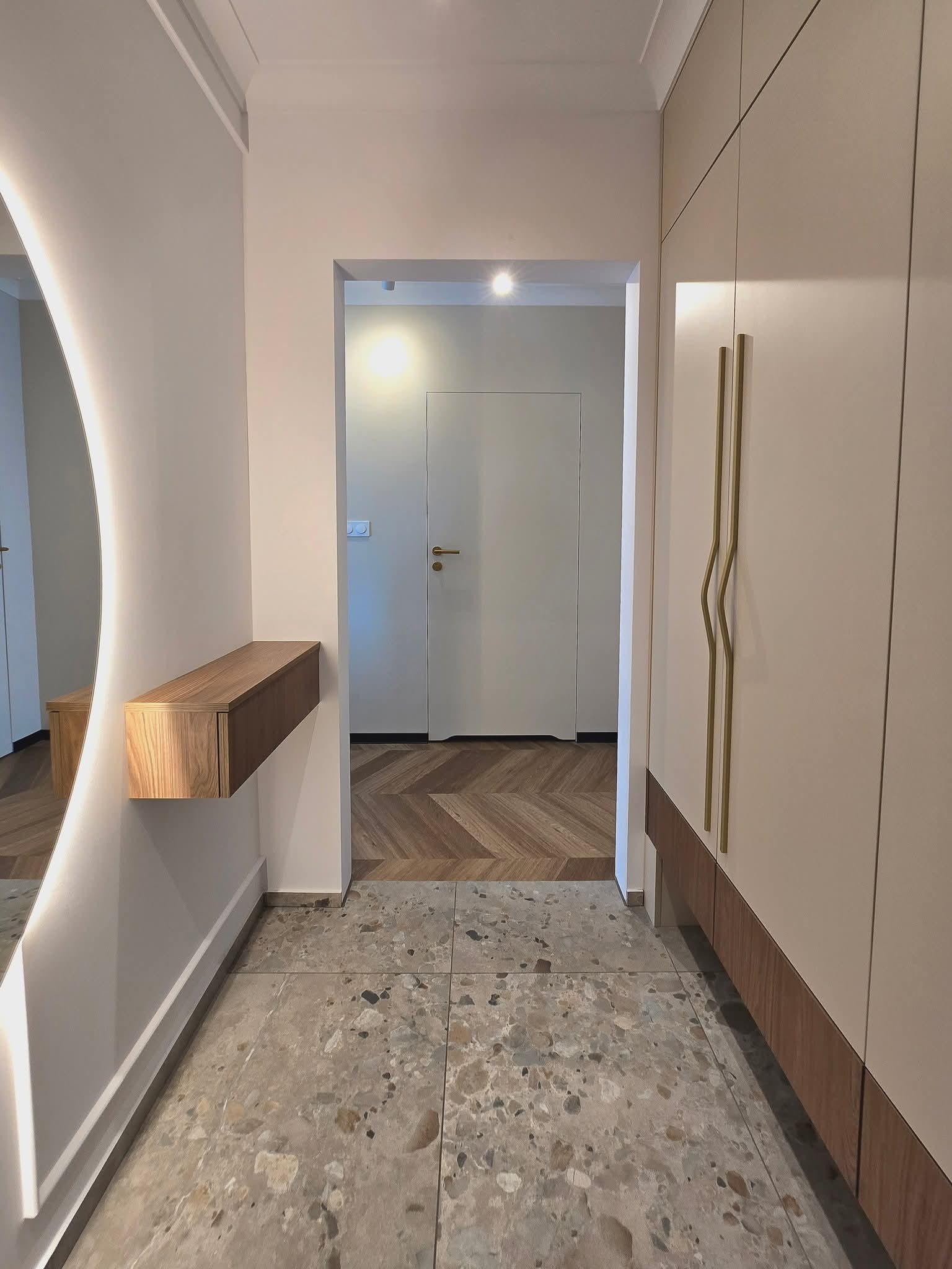 1000059696 wiatrołap z szafami