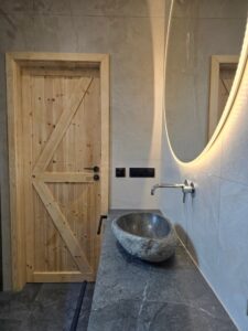 1000059734 łazienka z umywalką